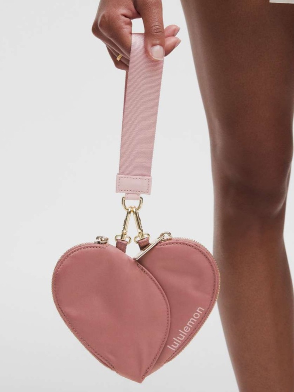 BNWT* Viral Lululemon Dual Pouch Wristlet Heart* SOLD OUT EVERYWHERE